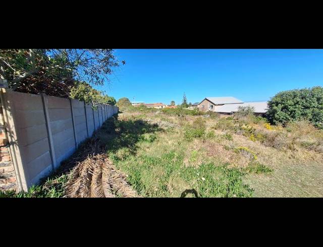 LAND FOR SALE IN DANA BAY